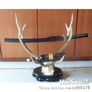 鹿角刀劍架 武術文化與家居裝飾的完美融合，鐵嶺特色工藝品的商務與收藏價值